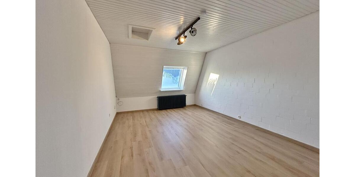 Reihenhaus Stuhr - 5 Zimmer, 135 m&sup2;, 1.200&euro; | Angebot:24848886