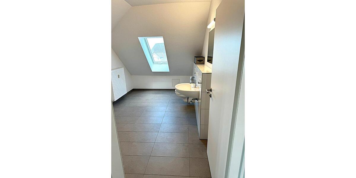 Dachgeschoßwohnung Achim - 2 Zimmer, 72 m&sup2;, 720&euro; | Angebot:26002136