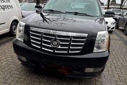 Cadillac Escalade 206.000 km 8.900 &euro; Bremen 28717