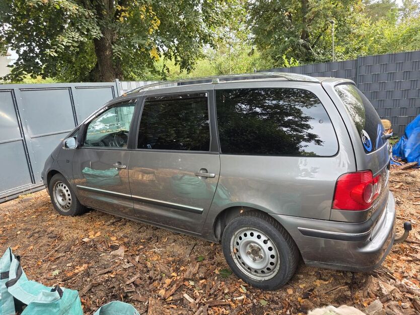 VW Sharan 258.544 km 2.650 € Achim 28832