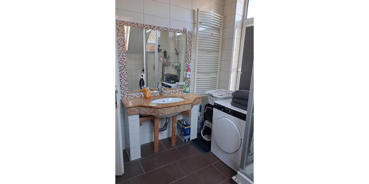 Dachgeschoßwohnung Delmenhorst - 4 Zimmer, 100 m&sup2;, 1.350&euro; | Angebot:25843935