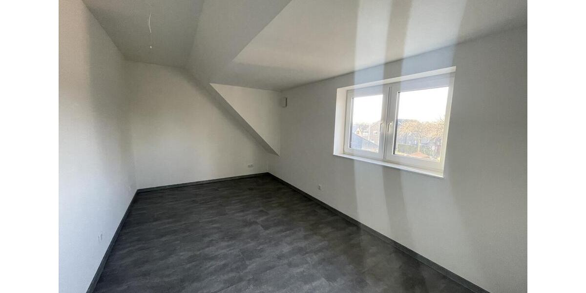Dachgeschoßwohnung Delmenhorst Deichhorst - 3 Zimmer, 103 m&sup2;, 1.140&euro; | Angebot:24801222