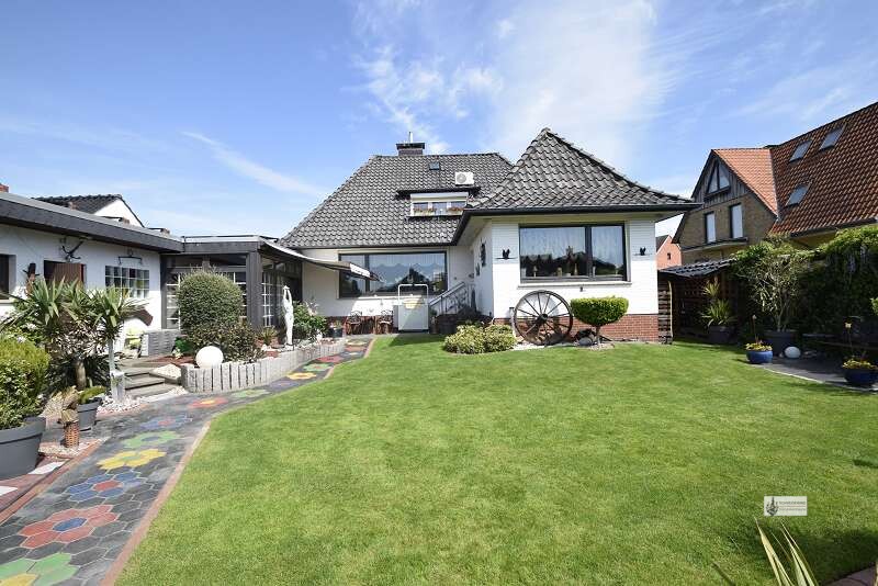 Urlaubsfeeling jeden Tag – Modernes Einfamilienhaus mit Pool, Whirlpool & PV-Anlage - Einfamilienhaus Syke Syke | Angebot:27090927