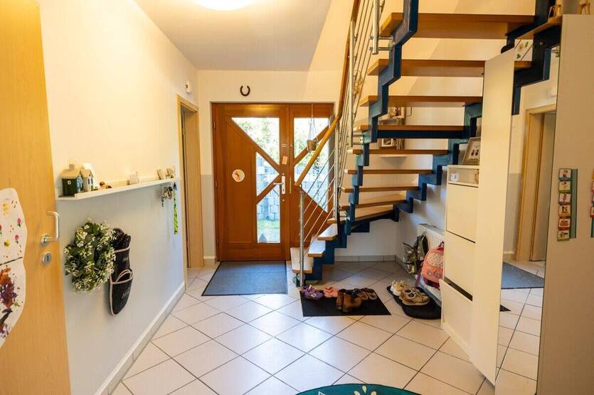 *** WIEDER VERFÜGBAR - CARPORT, TERRASSE, GLASFASER, VOLLBAD uvm. direkt neben kleinem PARK *** 4 zimmer