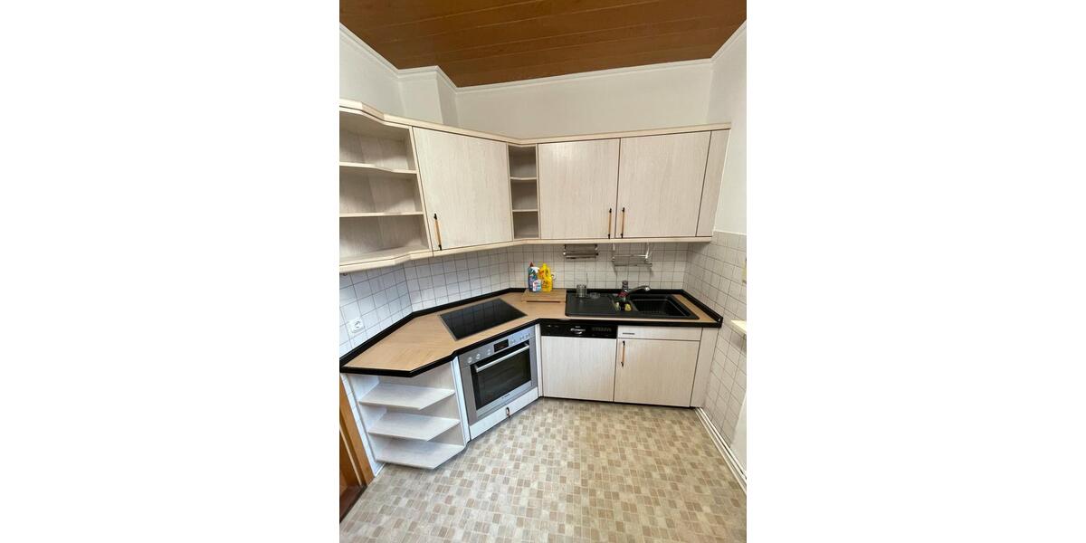 Erdgeschoßwohnung Delmenhorst - 5 Zimmer, 130 m&sup2;, 1.250&euro; | Angebot:26338135