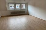 großer, heller Praxisraum zimmer