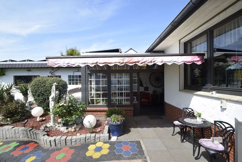 Modernes Einfamilienhaus mit Wellnessgarten, Pool, Whirlpool & PV-Anlage in bester Wohnlage von Syke - Einfamilienhaus Syke Syke | Angebot:26974881