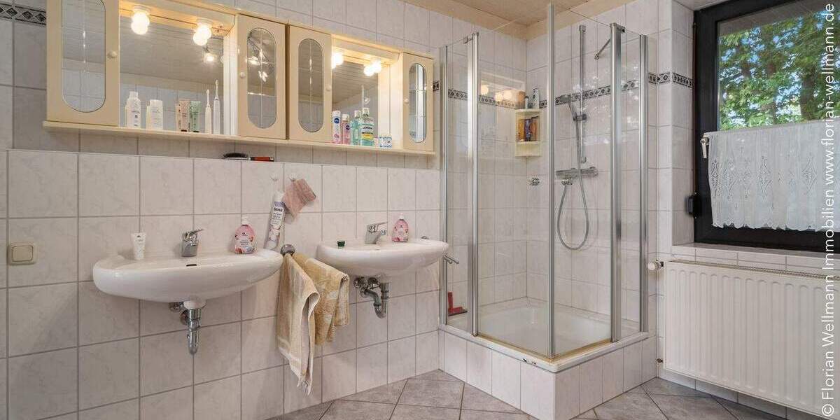 Oyten - Bassen | Gepflegtes Einfamilienhaus mit viel Platz, zwei Terrassen, großem Garten und Doppelgarage in idyllischer Ortsrandlage 7 zimmer