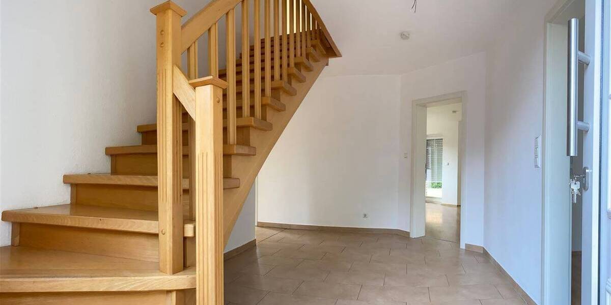 Privatstraße- gepflegtes Einfamilienhaus mit Doppelcarport 6 zimmer