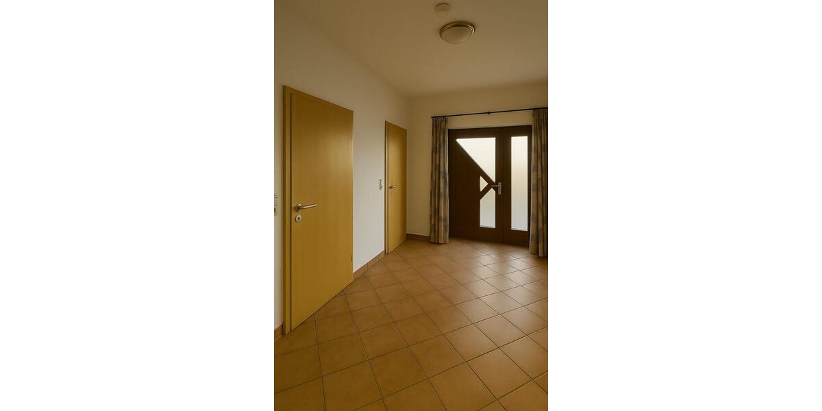 Erdgeschoßwohnung Hambergen - 4 Zimmer, 140 m&sup2;, 990&euro; | Angebot:24588136