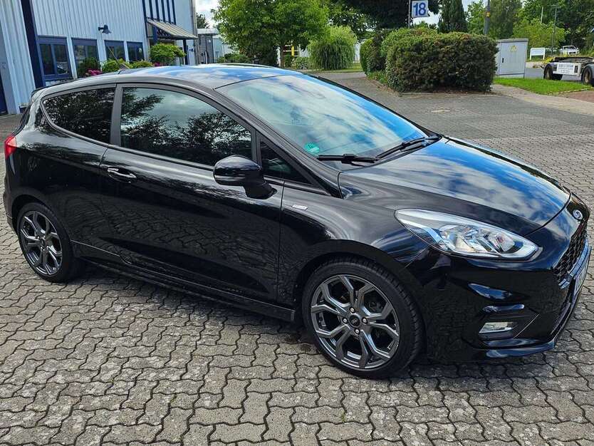 Ford Fiesta 76.300 km 11.500 € Bremen 28201