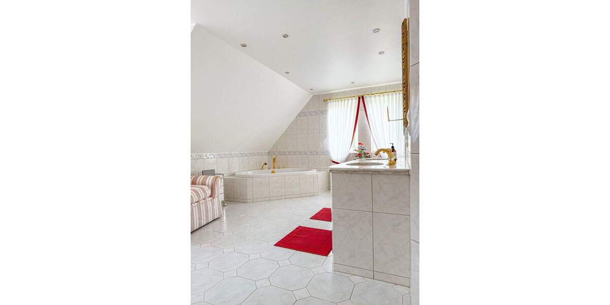 Einfamilienhaus Syke Gessel - 8 Zimmer, 282 m&sup2;, 599.000&euro; | Angebot:25155256