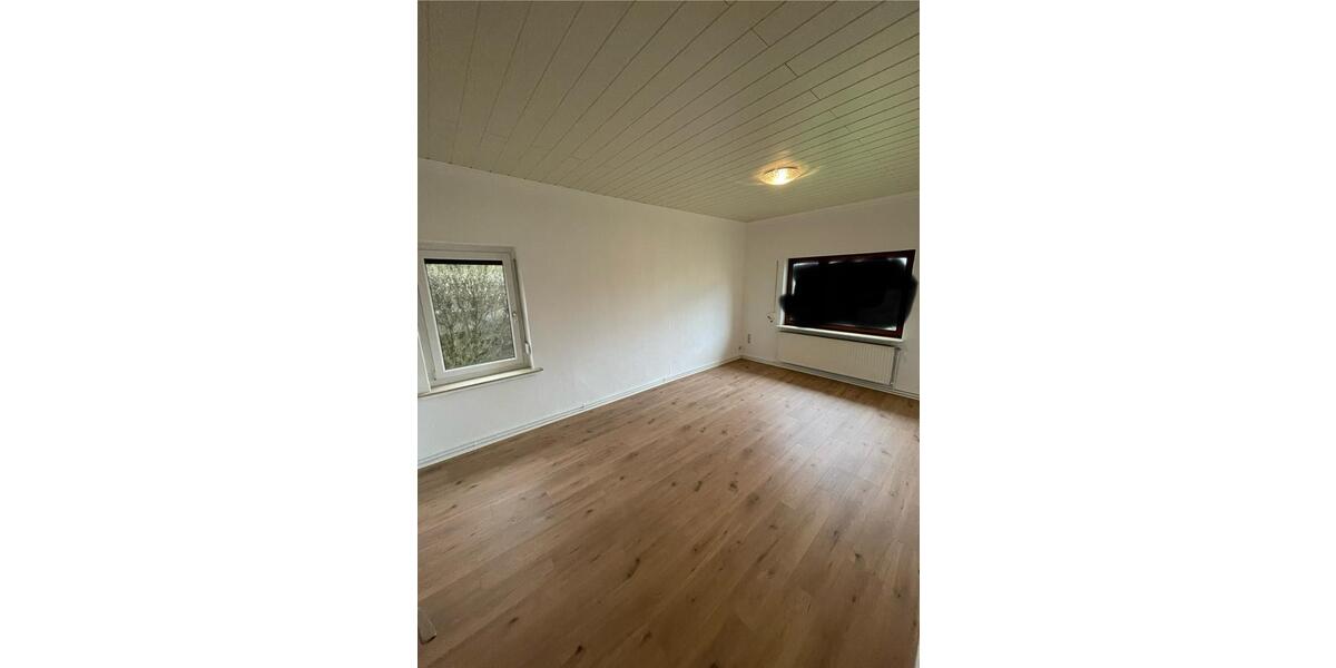 Etagenwohnung Delmenhorst - 5 Zimmer, 120 m&sup2;, 1.250&euro; | Angebot:26632954