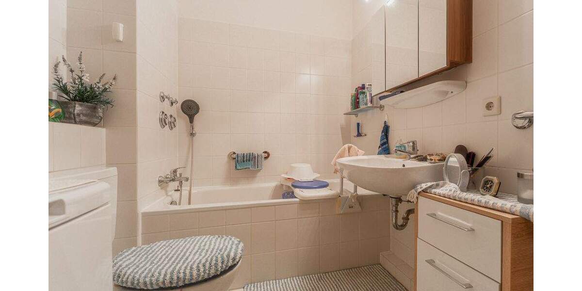 Etagenwohnung Bremen Lehe - 2 Zimmer, 67 m&sup2;, 165.000&euro; | Angebot:25680928