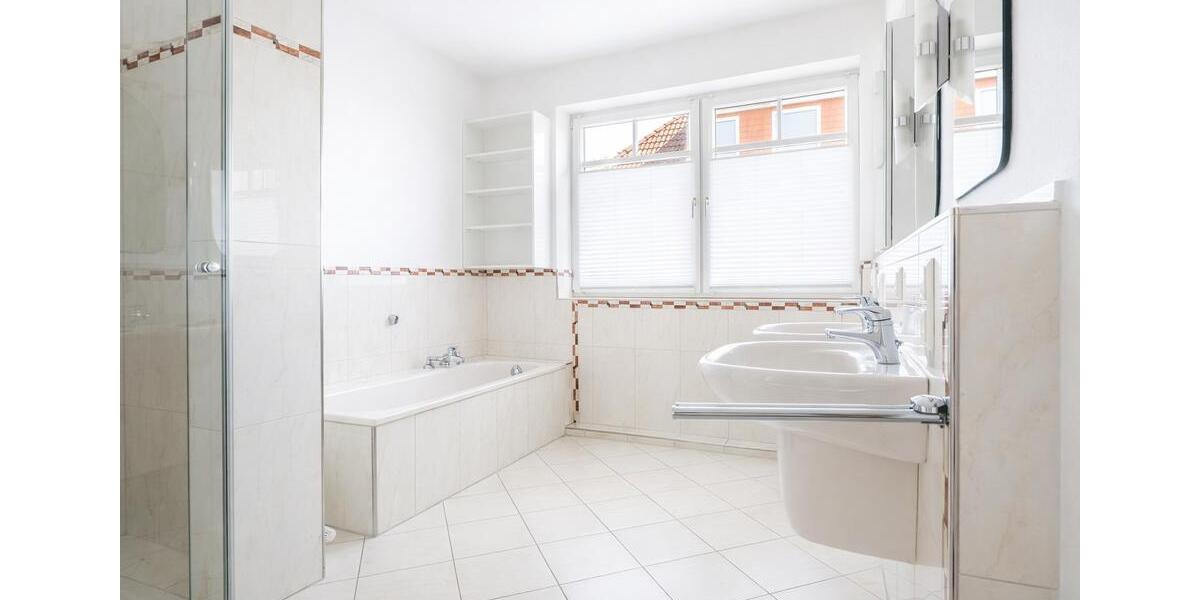 Etagenwohnung Syke - 3 Zimmer, 128 m&sup2;, 1.350&euro; | Angebot:26196669