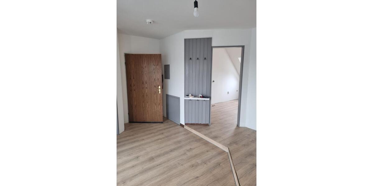 Dachgeschoßwohnung Ganderkesee - 1 Zimmer, 90 m&sup2;, 850&euro; | Angebot:25256957