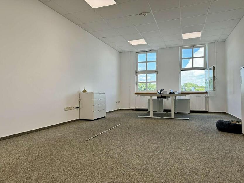Home-Office ade! Großzügiger Raum auch für Existenzgründer!