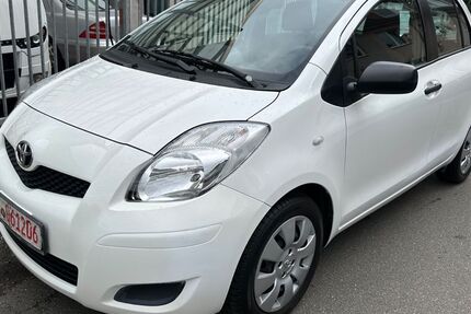 Toyota Yaris 60.100 km 4.460 &euro; Bremen 28215
