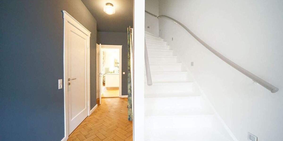 Reihenmittelhaus Bremen Schwachhausen - 8 Zimmer, 207 m&sup2;, 969.000&euro; | Angebot:25769345