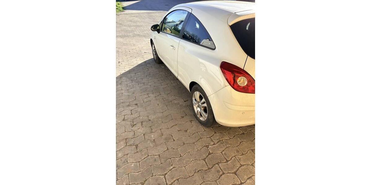 Opel Corsa 111.000 km 1.500 &euro; Bassum 27211