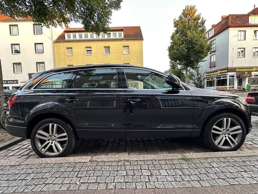 Q7