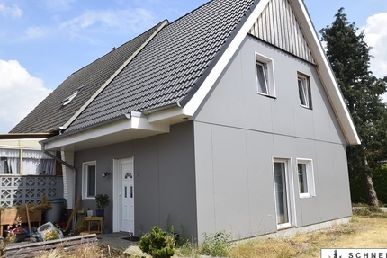 Neubau aus 2020 mit Einliegerwohnung für 1 Person am Altbestand Garage, Garten, Einbauküche u.v.m. - Haus Stuhr | Angebot:24212736
