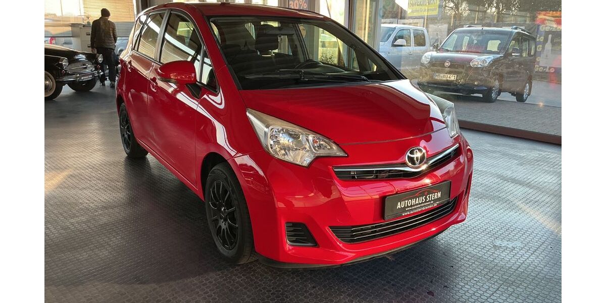 Toyota Verso-S 132.000 km 6.500 &euro; Bremen 28201