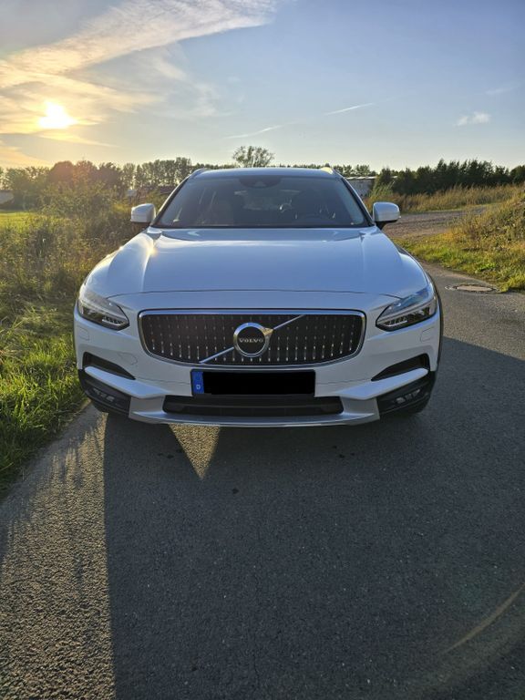 Volvo V90 Cross Country 167.000 km 21.500 € Elsfleth 26931
