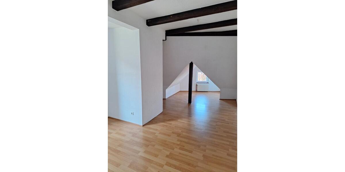 Dachgeschoßwohnung Bremen Walle - 3 Zimmer, 85 m&sup2;, 990&euro; | Angebot:26562001