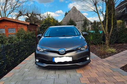 Toyota Auris 108.000 km 13.200 &euro; Riede 27339