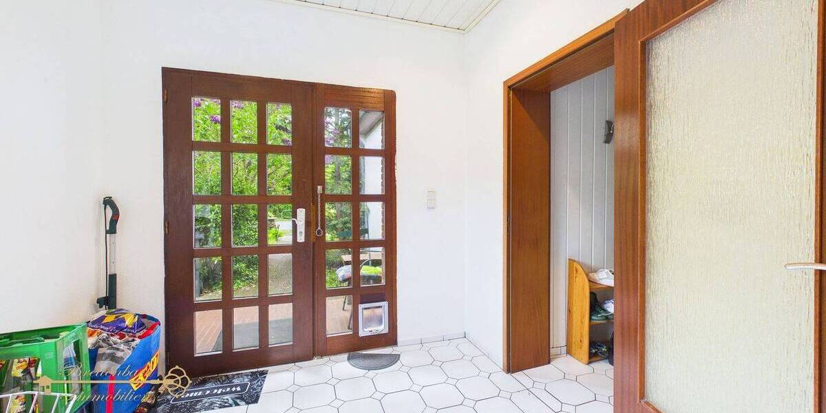 Mehrfamilienhaus, Wohnhaus Achim Uesen - 7 Zimmer, 220 m&sup2;, 430.000&euro; | Angebot:26875038
