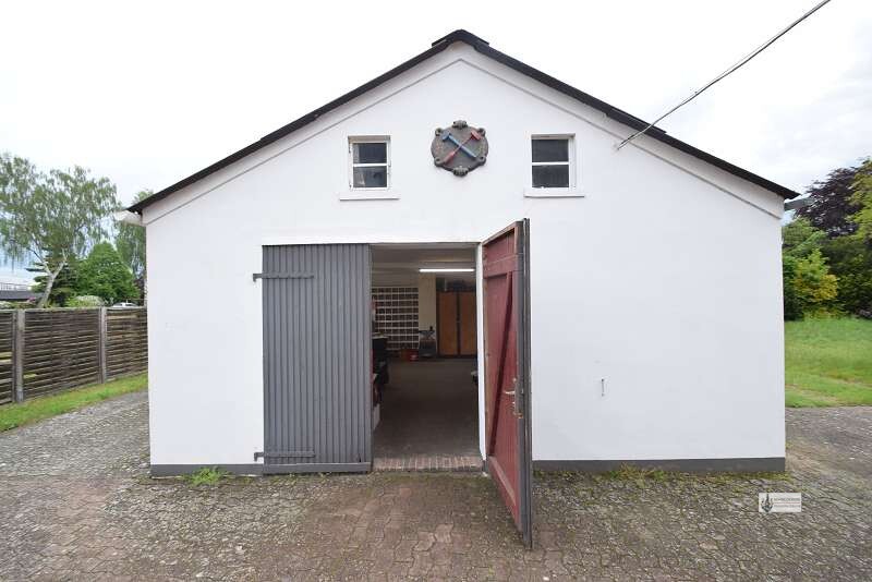 Modernes Bürogebäude Möbliert mit großer Lagerhalle und Carport mit Stellplätzen - Gewerbeobjekt Stuhr / Seckenhausen Seckenhausen | Angebot:26844641