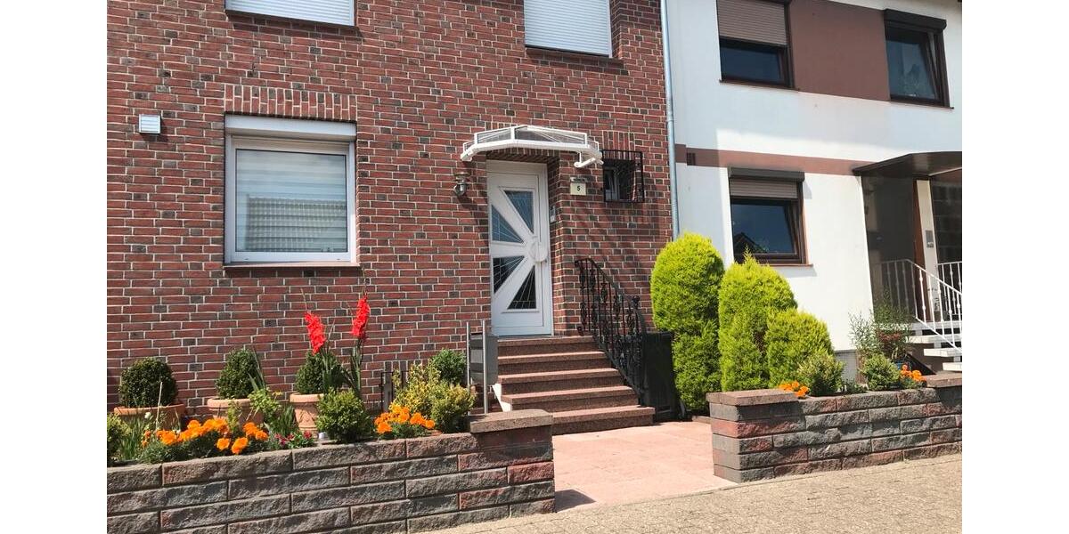 Reihenhaus mit 56 Zimmern, ausgebautem Keller 6 zimmer