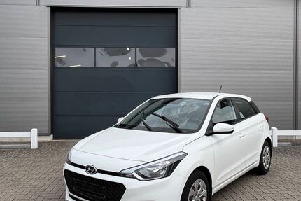 Hyundai i20 64.379 km 9.999 &euro; Ganderkesse 27777