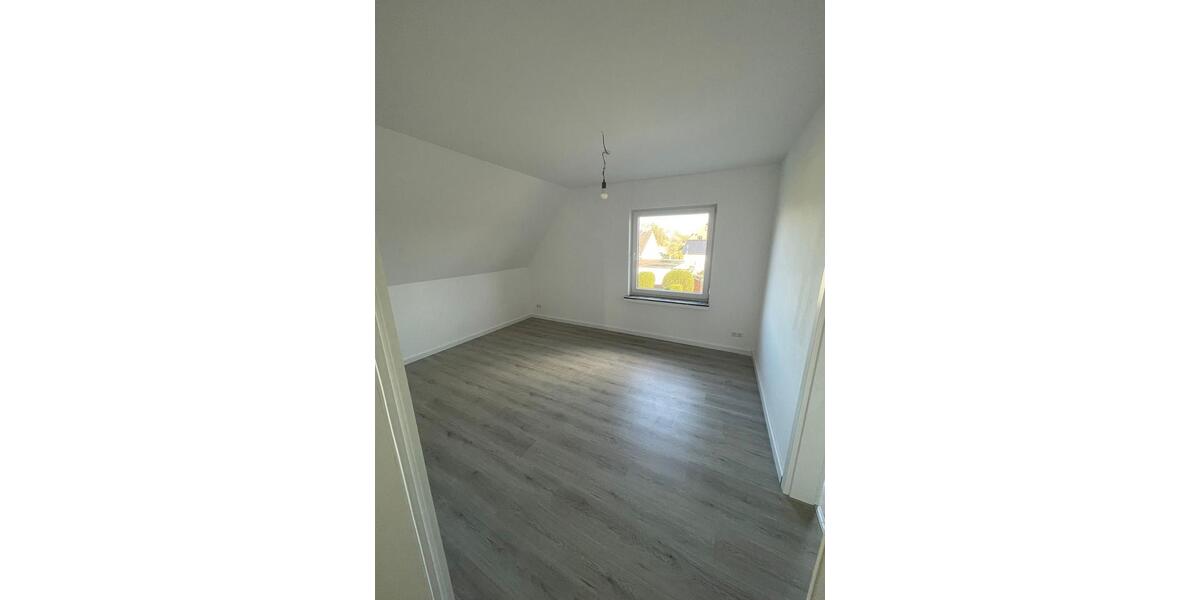 Etagenwohnung Lemwerder - 4 Zimmer, 95 m&sup2;, 1.000&euro; | Angebot:26040409