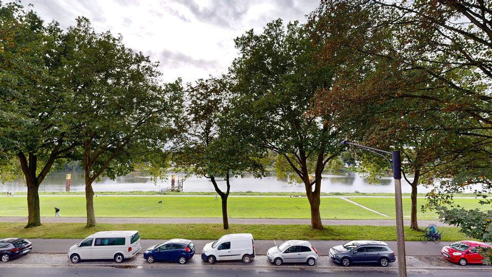 MAGELLAN REAL ESTATE: Charmante Wohnung im Dachgeschoss einer historischen Stadtvilla am Osterdeich 4 zimmer