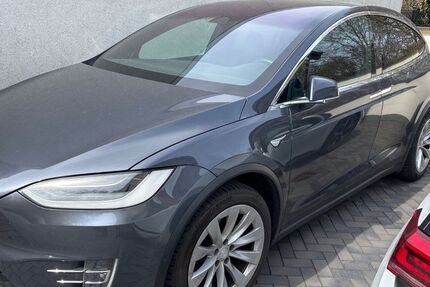Tesla Model X 96.000 km 40.500 &euro; Syke 28857