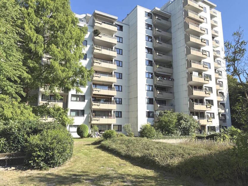 PURNHAGEN-IMMOBILIEN - 4-Zimmer-Eigentumswohnung mit Loggia und Tiefgaragenstellplatz in Bremen-Lesum 4 zimmer