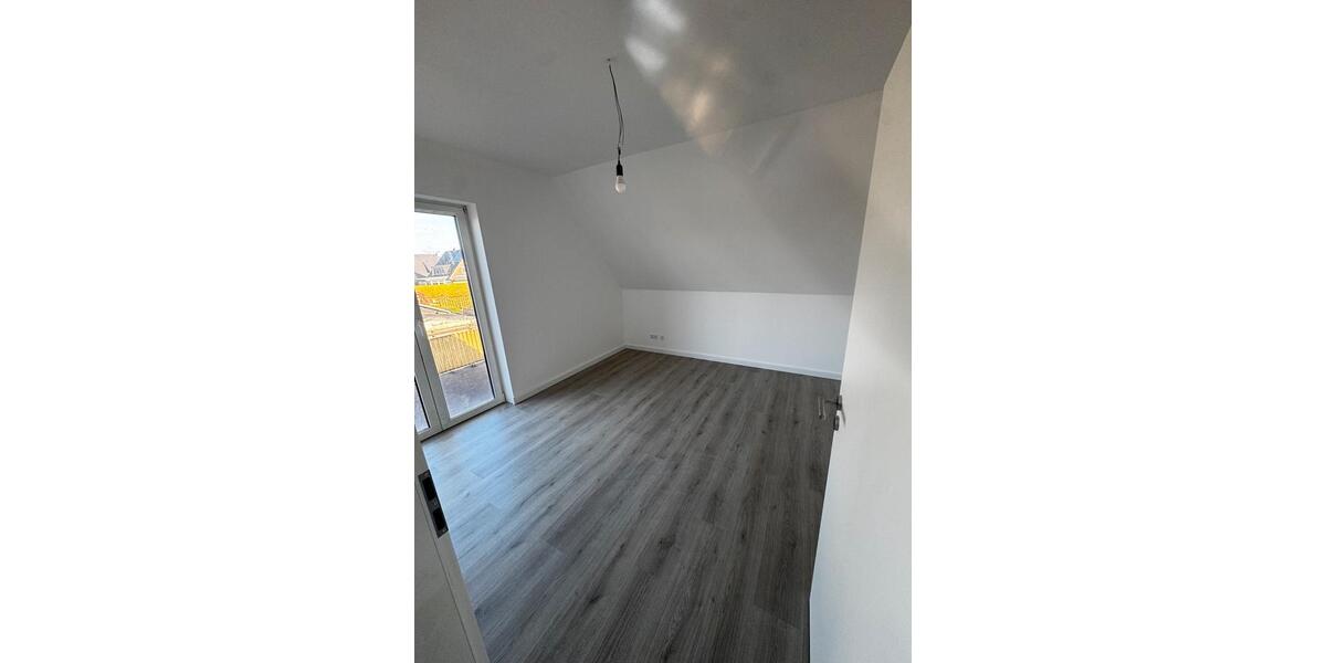 Etagenwohnung Lemwerder - 4 Zimmer, 95 m&sup2;, 1.000&euro; | Angebot:26040409