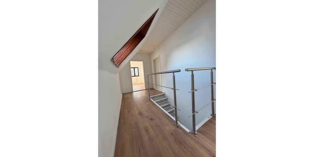 Dachgeschoßwohnung Achim - 5 Zimmer, 104 m&sup2;, 1.150&euro; | Angebot:25994074