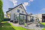 Achim - Uphusen . Modernes Einfamilienhaus mit Wintergarten & großem Garten