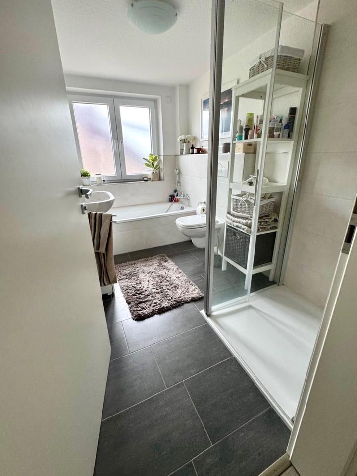 Stilvolle, helle 3,5-Zimmer-Studiowohnung mit EBK & großem Balkon zimmer