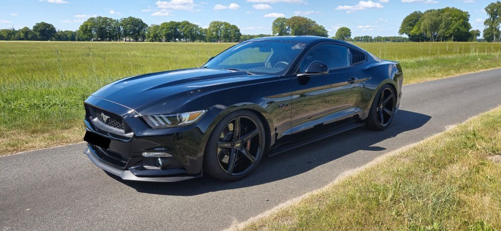 Ford Mustang 68.000 km 36.500 € Ganderkesee 27777