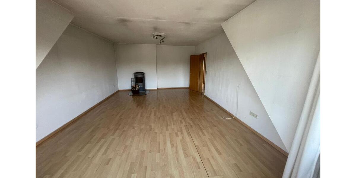 Dachgeschoßwohnung Bremen Hemelingen - 2.5 Zimmer, 70 m&sup2;, 179.000&euro; | Angebot:26865849