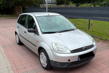 Ford Fiesta 82.000 km 2.950 &euro; Bremen 28777