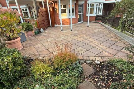 Attraktive 2-Zimmer-Wohnung mit großer Terrasse zimmer