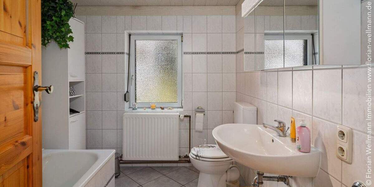 Einfamilienhaus Oyten Bassen - 7 Zimmer, 263 m&sup2;, 385.000&euro; | Angebot:25770411