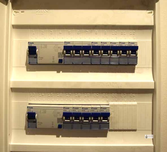 Neu ab 1.7.26 für 2 Personen 2-Zimmer-OG-Wohnung KfW 40+ Bauweise + Aufzug + Balkon + Carport - Etagenwohnung Weyhe | Angebot:25080176