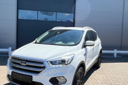 Ford Kuga 68.805 km 16.999 &euro; Ganderkesse 27777