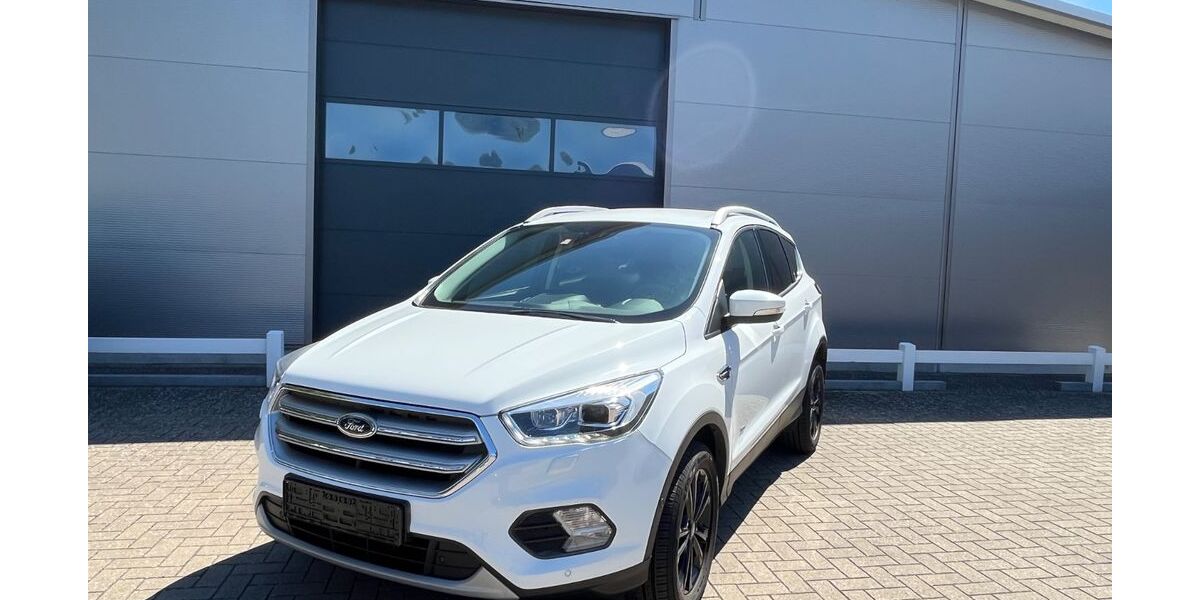 Ford Kuga 68.805 km 16.999 &euro; Ganderkesse 27777